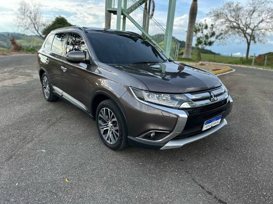 MITSUBISHI OUTLANDER 2.2 4X4 16V DIESEL 4P AUTOMÁTICO